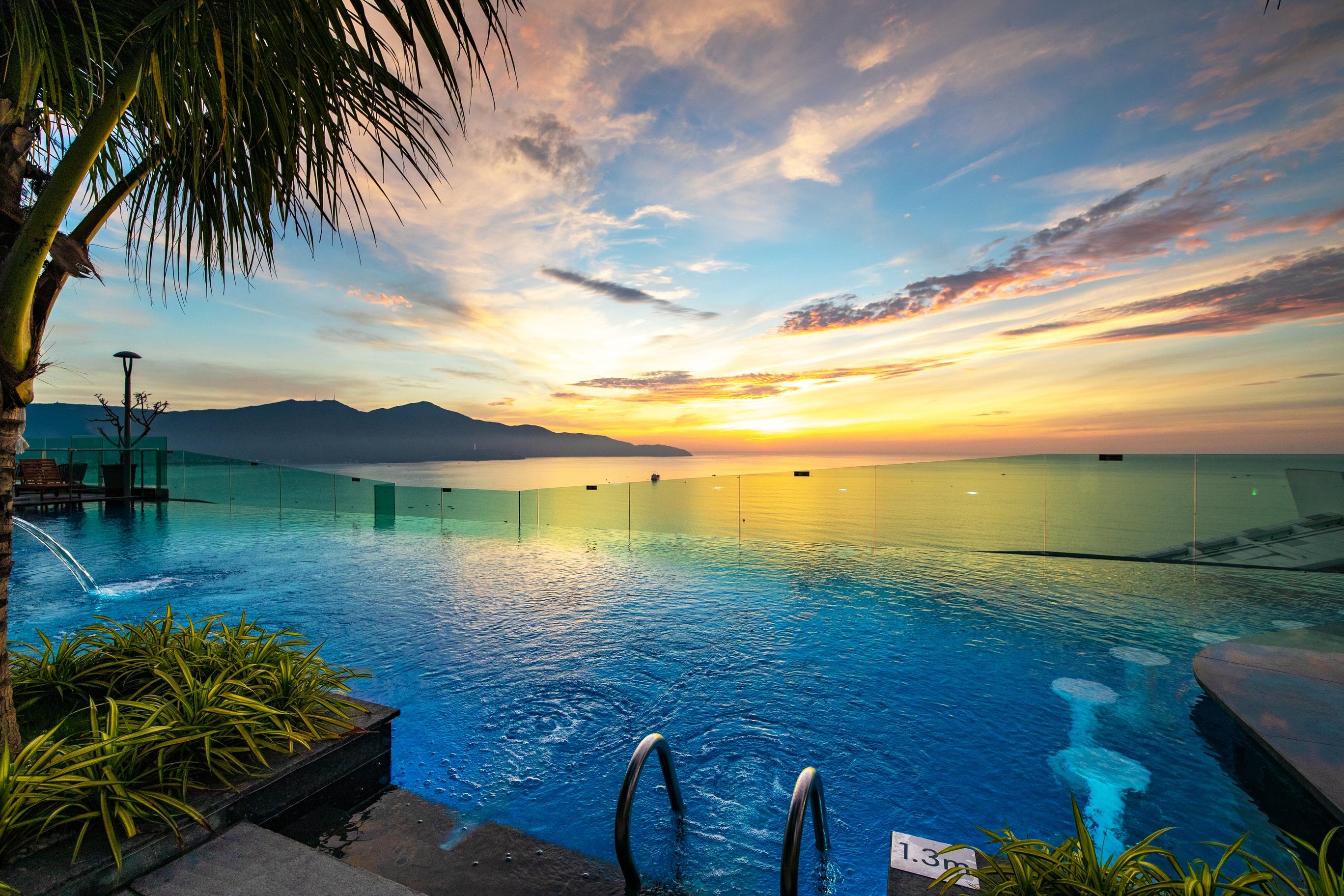 Sala Danang Beach Hotel Exterior photo